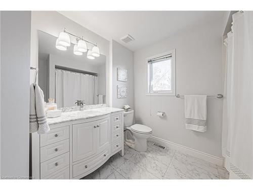 52-1150 Skyview Drive, Burlington, ON - Indoor Photo Showing Bathroom