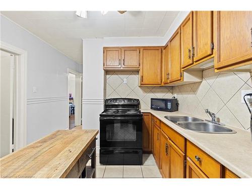 150 Albany Avenue, Hamilton, ON - Indoor Photo Showing Kitchen With Double Sink