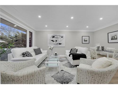 72 Sanatorium Road, Hamilton, ON - Indoor Photo Showing Living Room