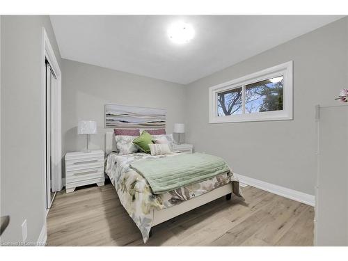 72 Sanatorium Road, Hamilton, ON - Indoor Photo Showing Bedroom