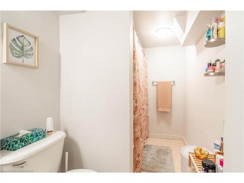 537 Ferguson Avenue N, Hamilton, ON - Indoor Photo Showing Bathroom