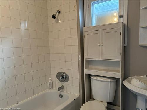 537 Ferguson Avenue N, Hamilton, ON - Indoor Photo Showing Bathroom