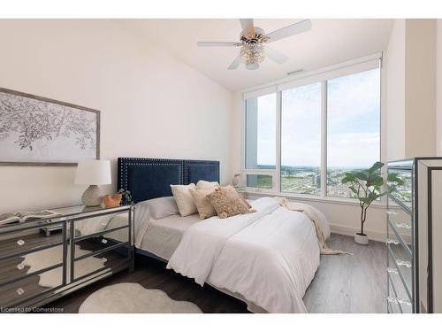 Ph1903-385 Winston Road, Grimsby, ON - Indoor Photo Showing Bedroom