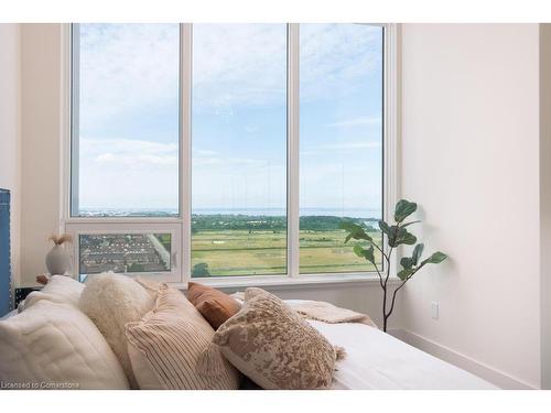 Ph1903-385 Winston Road, Grimsby, ON - Indoor Photo Showing Bedroom