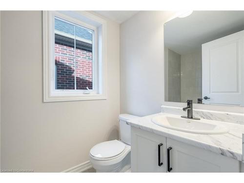 9-677 Park Road N, Brantford, ON - Indoor Photo Showing Bathroom