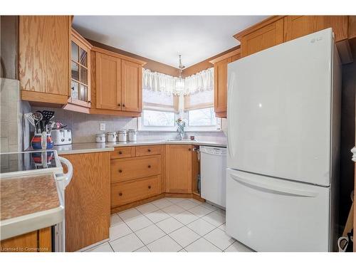 35 Wildewood Avenue, Hamilton, ON - Indoor Photo Showing Kitchen