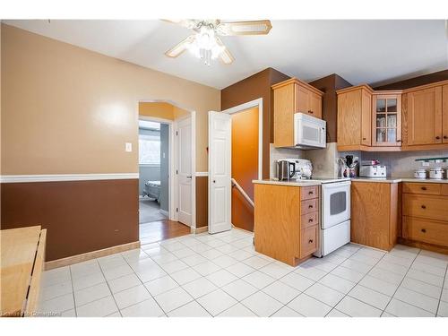 35 Wildewood Avenue, Hamilton, ON - Indoor Photo Showing Kitchen