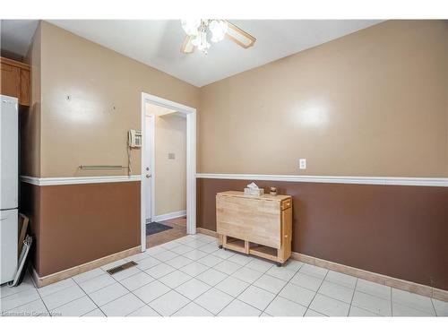 35 Wildewood Avenue, Hamilton, ON - Indoor Photo Showing Other Room