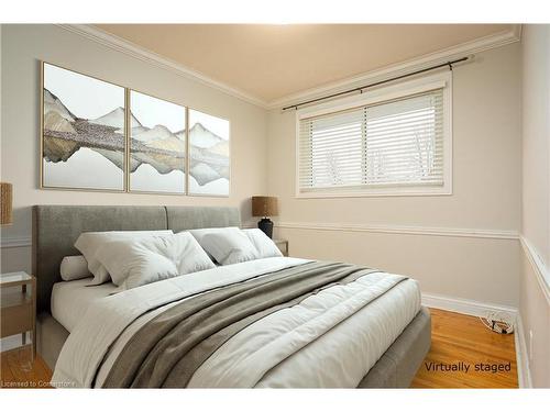 7984 Michael Street, Niagara Falls, ON - Indoor Photo Showing Bedroom