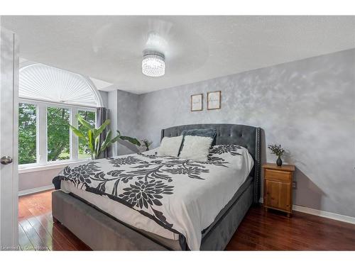 68 Riviera Ridge, Stoney Creek, ON - Indoor Photo Showing Bedroom