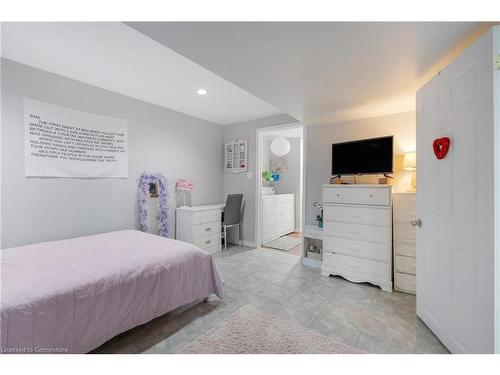 68 Riviera Ridge, Stoney Creek, ON - Indoor Photo Showing Bedroom