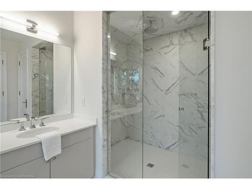 2356 Charles Cornwall Avenue, Oakville, ON - Indoor Photo Showing Bathroom