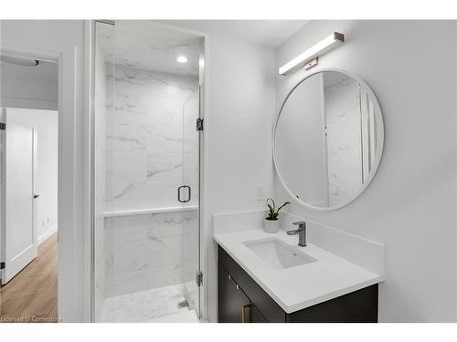 805-500 Brock Avenue, Burlington, ON - Indoor Photo Showing Bathroom