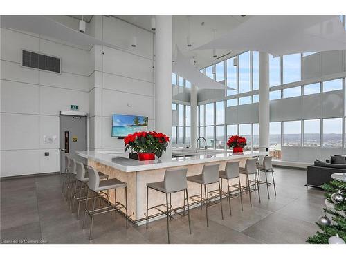 805-500 Brock Avenue, Burlington, ON - Indoor Photo Showing Dining Room