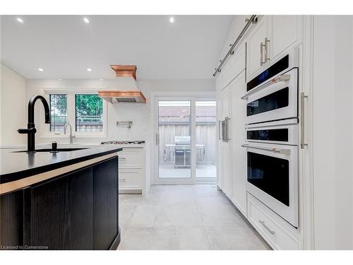 313 Silvana Crescent, Burlington, ON - Indoor Photo Showing Kitchen