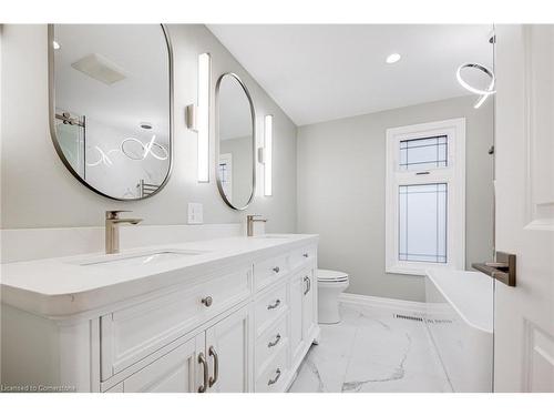 313 Silvana Crescent, Burlington, ON - Indoor Photo Showing Bathroom