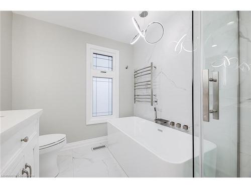 313 Silvana Crescent, Burlington, ON - Indoor Photo Showing Bathroom