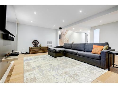 313 Silvana Crescent, Burlington, ON - Indoor Photo Showing Living Room