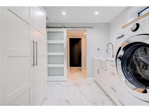 313 Silvana Crescent, Burlington, ON - Indoor Photo Showing Laundry Room