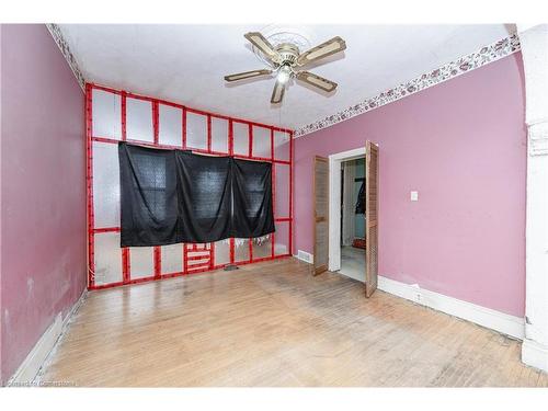 138 Sanford Avenue N, Hamilton, ON - Indoor Photo Showing Other Room