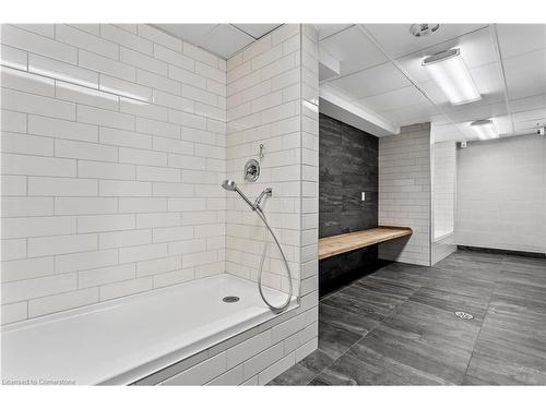 503-30 Hamilton Street S, Waterdown, ON - Indoor Photo Showing Bathroom