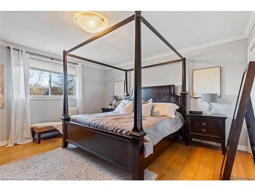 2254 Yates Court, Oakville, ON - Indoor Photo Showing Bedroom