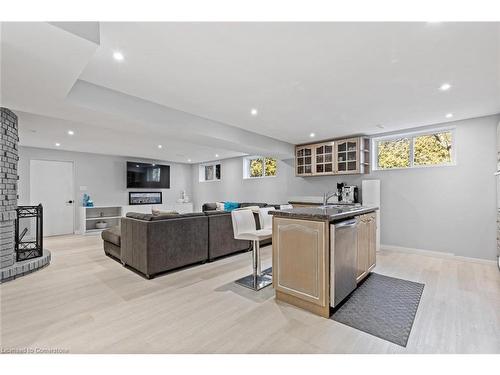 2254 Yates Court, Oakville, ON - Indoor