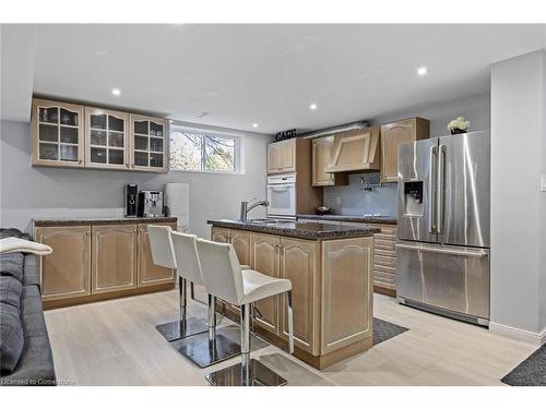 2254 Yates Court, Oakville, ON - Indoor Photo Showing Kitchen