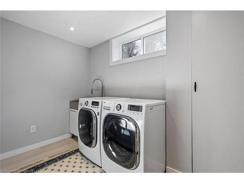 2254 Yates Court, Oakville, ON - Indoor Photo Showing Laundry Room