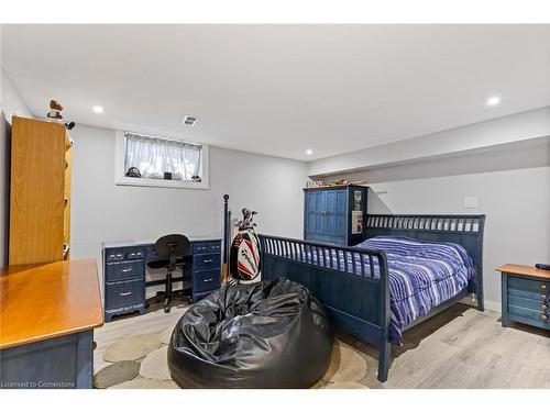 2254 Yates Court, Oakville, ON - Indoor Photo Showing Bedroom