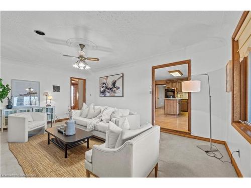 87 Third Road E, Stoney Creek, ON - Indoor Photo Showing Living Room