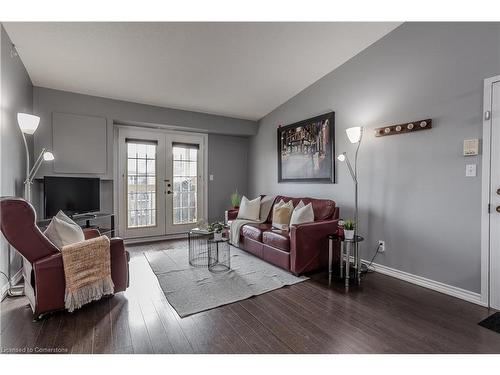 404-4015 Kilmer Drive, Burlington, ON - Indoor Photo Showing Living Room