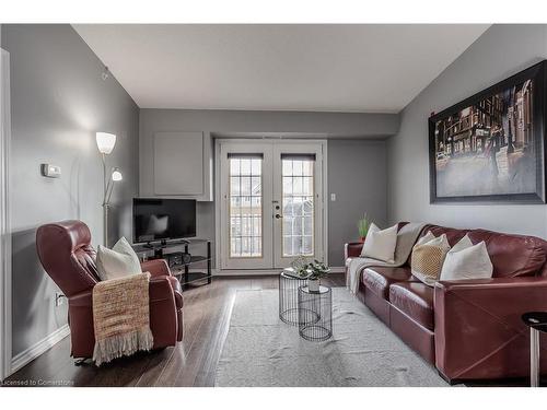 404-4015 Kilmer Drive, Burlington, ON - Indoor Photo Showing Living Room