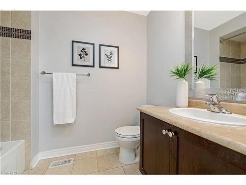 1395 Costigan Road, Milton, ON - Indoor Photo Showing Bathroom