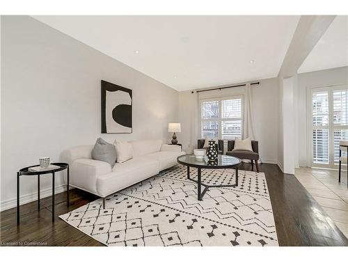 1395 Costigan Road, Milton, ON - Indoor Photo Showing Living Room