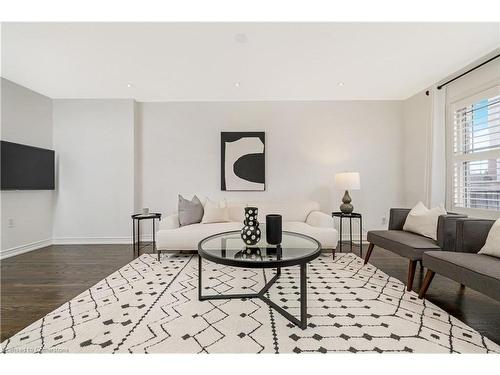 1395 Costigan Road, Milton, ON - Indoor Photo Showing Living Room