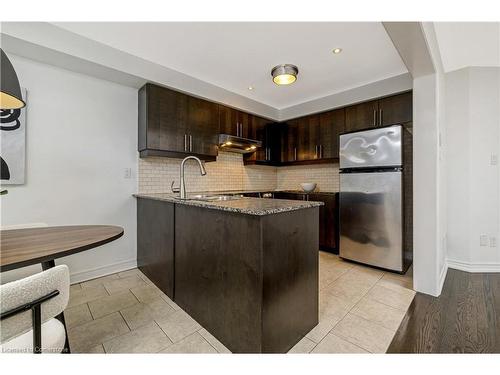 1395 Costigan Road, Milton, ON - Indoor Photo Showing Kitchen