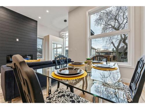 209 Grenfell Street, Hamilton, ON - Indoor Photo Showing Dining Room