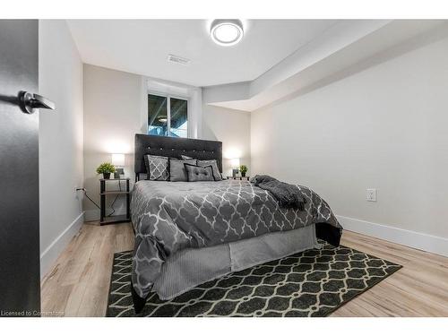 209 Grenfell Street, Hamilton, ON - Indoor Photo Showing Bedroom