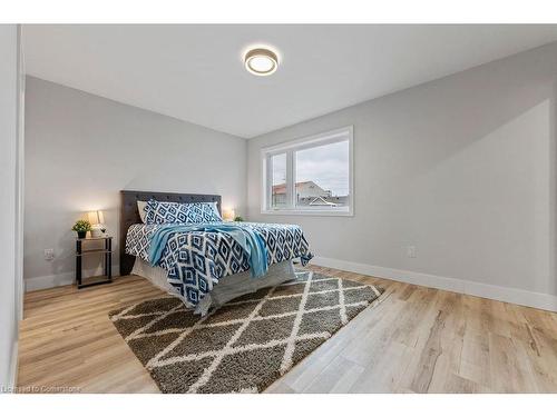 209 Grenfell Street, Hamilton, ON - Indoor Photo Showing Bedroom