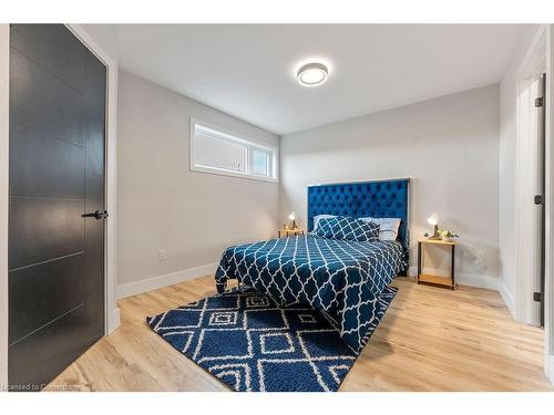 209 Grenfell Street, Hamilton, ON - Indoor Photo Showing Bedroom