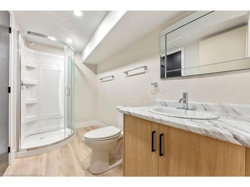 209 Grenfell Street, Hamilton, ON - Indoor Photo Showing Bathroom