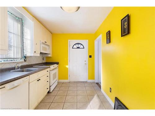 175 Rosedale Avenue, Hamilton, ON - Indoor Photo Showing Kitchen