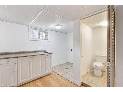 175 Rosedale Avenue, Hamilton, ON - Indoor Photo Showing Bathroom