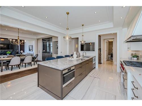 1207 Lakeshore Road West Road, Oakville, ON - Indoor Photo Showing Kitchen With Upgraded Kitchen