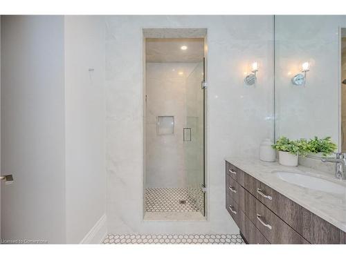 1207 Lakeshore Road West Road, Oakville, ON - Indoor Photo Showing Bathroom