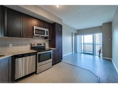 605-560 North Service Road, Grimsby, ON - Indoor Photo Showing Kitchen With Stainless Steel Kitchen