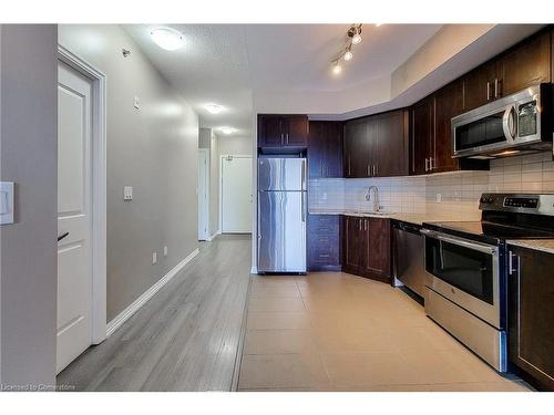 605-560 North Service Road, Grimsby, ON - Indoor Photo Showing Kitchen With Stainless Steel Kitchen