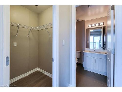 605-560 North Service Road, Grimsby, ON - Indoor Photo Showing Bathroom