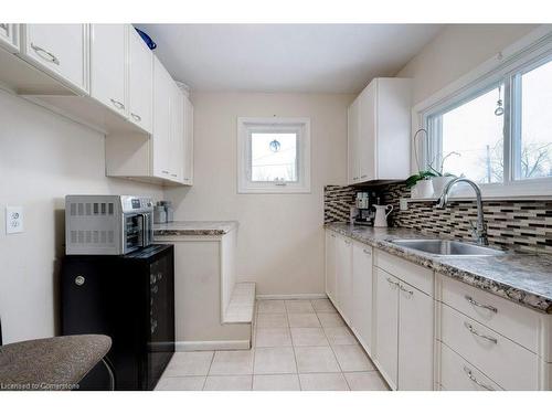 139 West 3Rd Street, Hamilton, ON - Indoor Photo Showing Kitchen